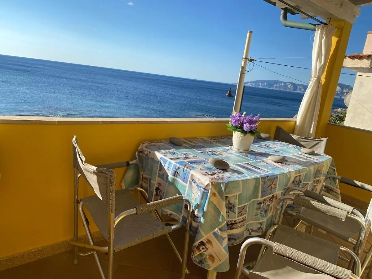 La Casa Gialla Cala Gonone Apartamento