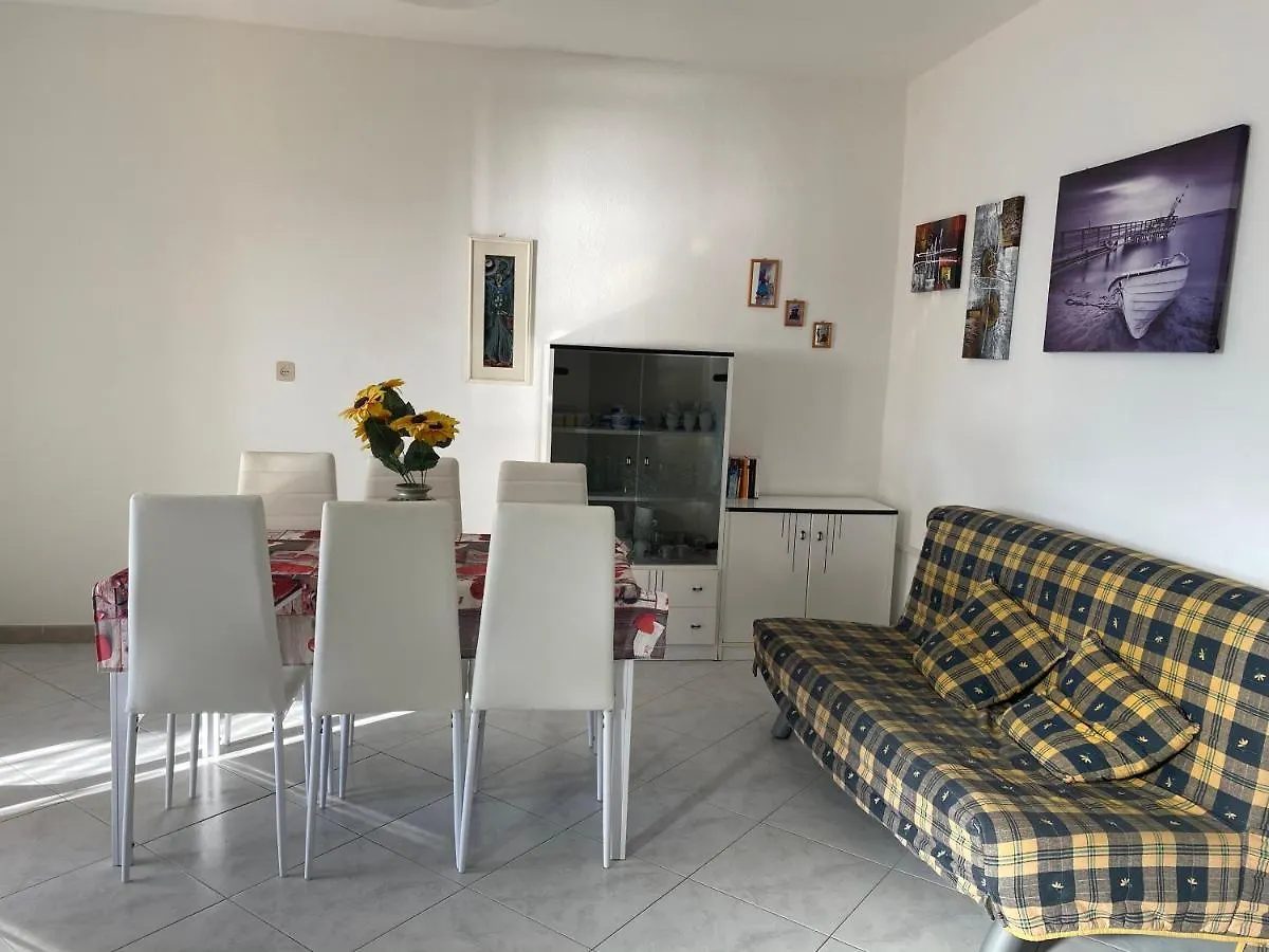 La Casa Gialla Cala Gonone 0*,